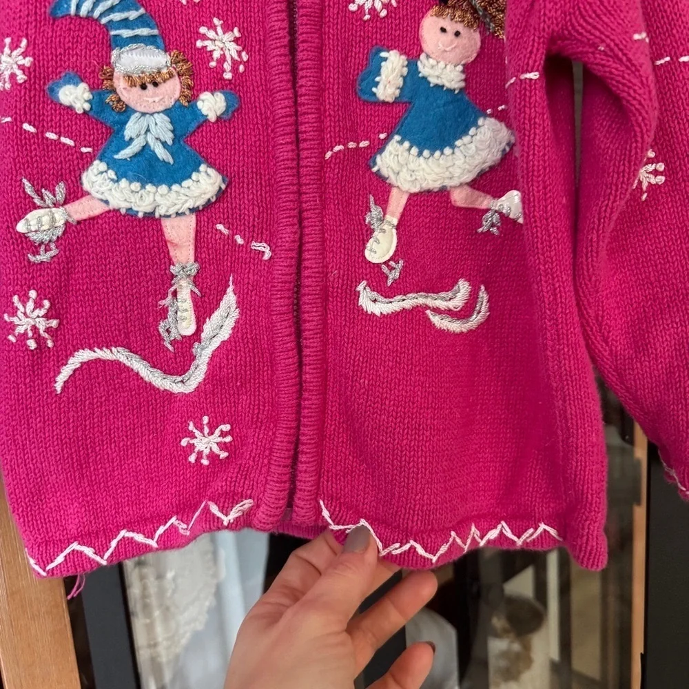 Vintage embroidered knit cardigan applique ice skating toddler girl sweater 90s